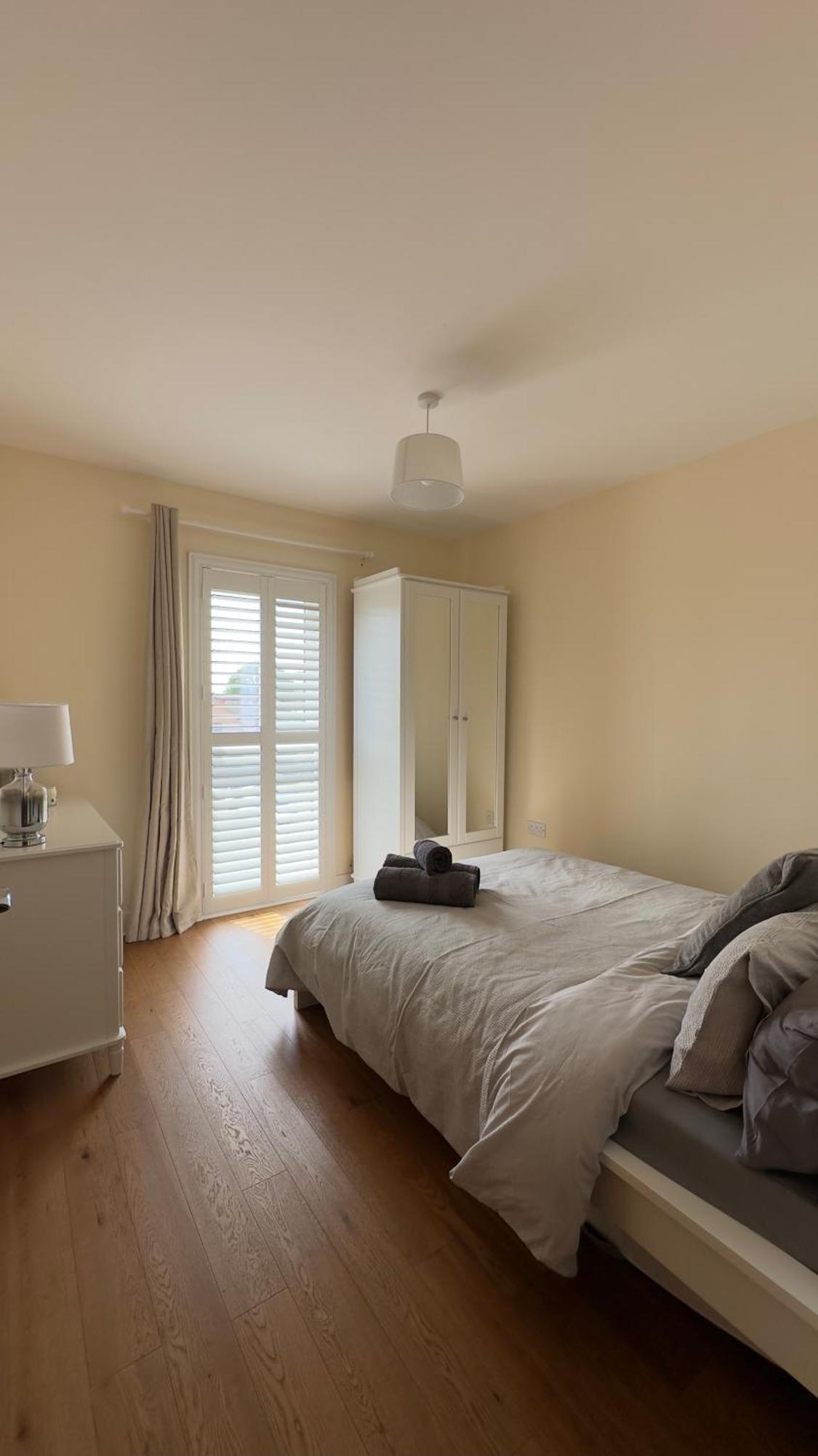 2 Bed Near Brent Cross Лондон