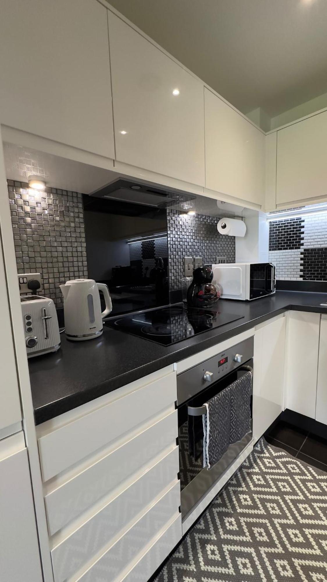 2 Bed Near Brent Cross Лондон